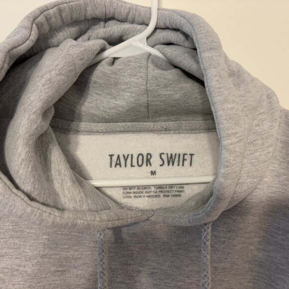 Taylor Swift Official Merch Red Taylors Version Graphic Hoodie Sweatshirt M Gray - Picture 4 of 11